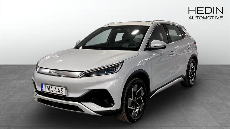 Vit Begagnad 2023 BYD Atto 3 Comfort SUV | 289 900 kr (Marknadspris) - Bild 1/4