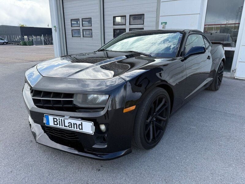 Svart Begagnad 2014 Chevrolet Camaro Sportkupé | 199 900 kr - Bild 1/4