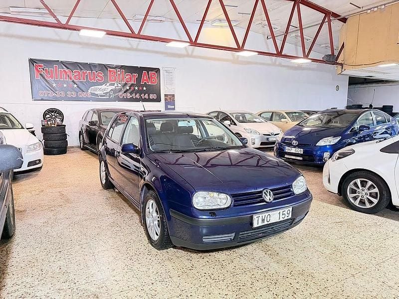 Blå Begagnad 2002 VW Golf IV Basis Halvkombi | 19 900 kr (Marknadspris) - Bild 1/4