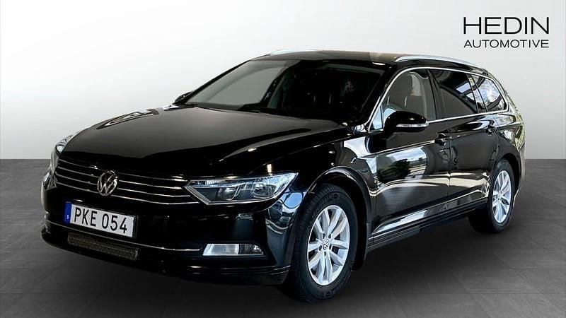 Svart (black) Begagnad 2017 VW Passat Kombi | 149 900 kr (Superpris) - Bild 1/4