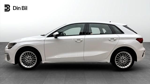 Begagnad Audi A3 Proline 150 HK (110 kW) 2023 Ibisvit Sedan