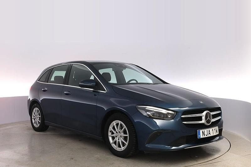 Blå Begagnad 2020 Mercedes B200 Minibuss | 269 000 kr - Bild 1/4