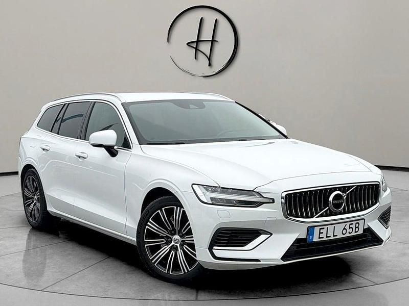 Begagnad Volvo V60 Inscription 253 HK (186 kW) 2021 Vit Kombi