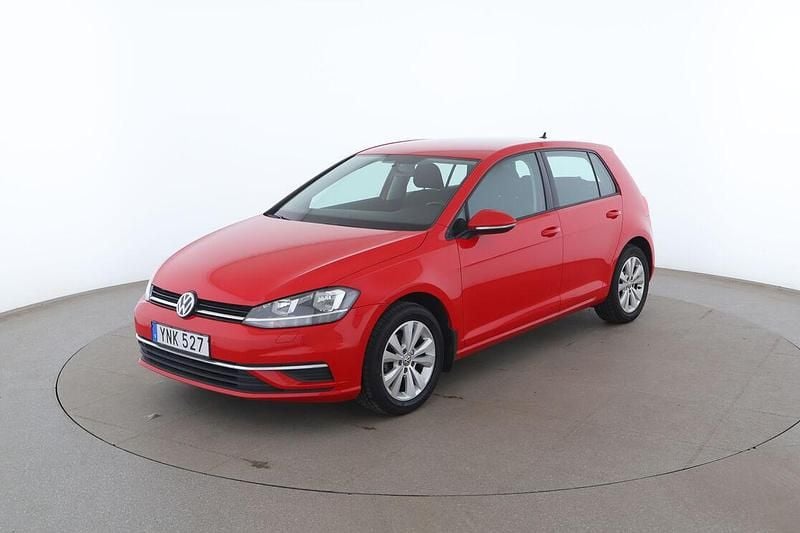 Röd Begagnad 2018 VW Golf VII Halvkombi | 126 000 kr (Bra pris) - Bild 1/3