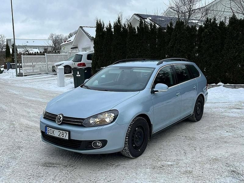 Begagnad VW Golf VI 102 HK (75 kW) 2010 Ljusblå Halvkombi
