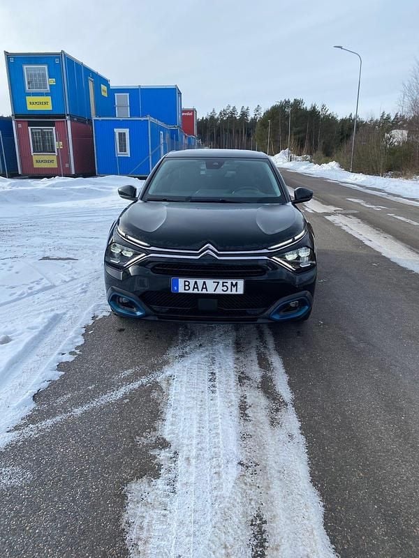 Begagnad Citroën e-C4 100 kW (136 HK) 2022