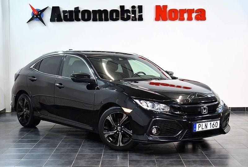 Svart Begagnad 2017 Honda Civic Elegance Halvkombi | 157 700 kr (Marknadspris) - Bild 1/2