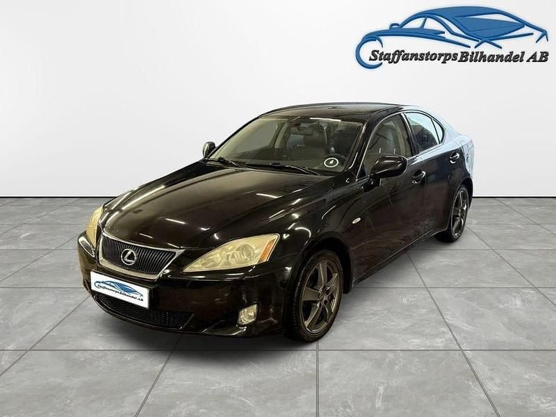 Svart Begagnad 2008 Lexus IS220d Sedan | 49 900 kr - Bild 1/4