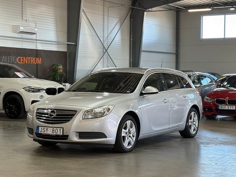 Grå Begagnad 2009 Opel Insignia Edition Kombi | 24 900 kr (Marknadspris) - Bild 1/4