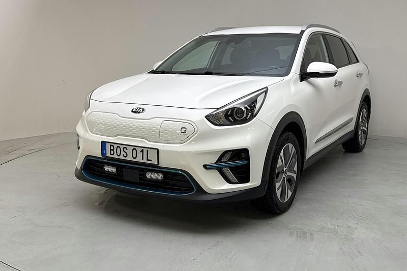 Vit Begagnad 2021 Kia e-Niro Advance SUV | 190 000 kr (Superpris) - Bild 1/4