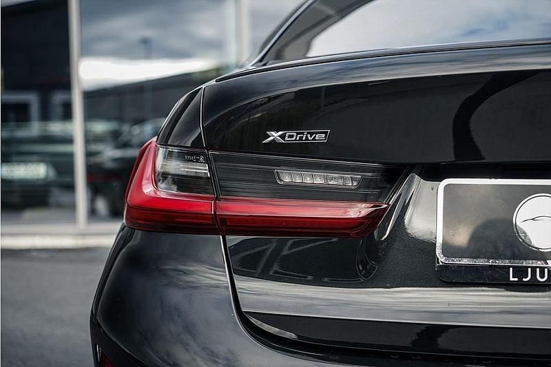 Begagnad BMW 330e M Sport 292 HK (214 kW) 2024 Svart Sedan