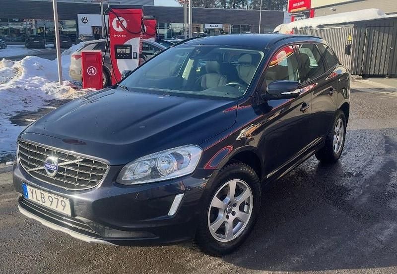 Begagnad Volvo XC60 190 HK (139 kW) 2017 Magic blå metallic 467 SUV