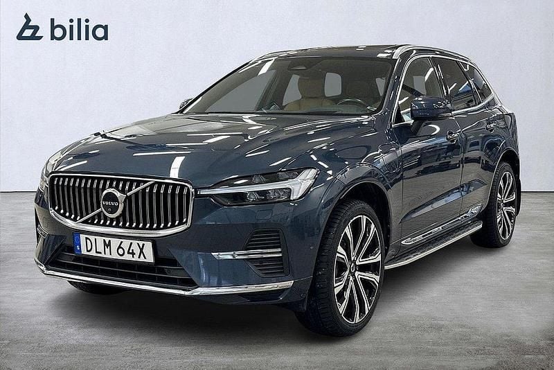 Mörkblå Begagnad 2022 Volvo XC60 Inscription SUV | 469 900 kr (Marknadspris) - Bild 1/4