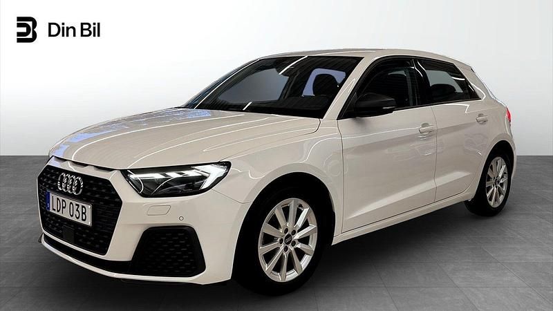 Vit Begagnad 2022 Audi A1 Sportback Proline Halvkombi | 189 000 kr (Marknadspris) - Bild 1/4