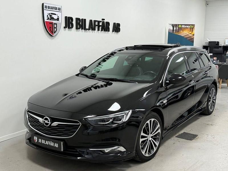 Svart Begagnad 2018 Opel Insignia Business Kombi | 189 700 kr (Marknadspris) - Bild 1/4