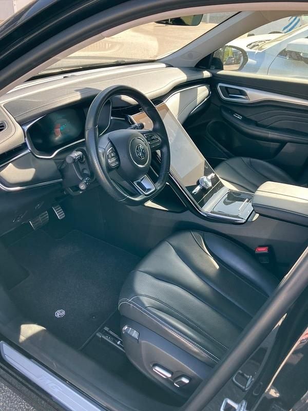 Begagnad MG Marvel R 132 kW (180 HK) 2022 Pebble black SUV