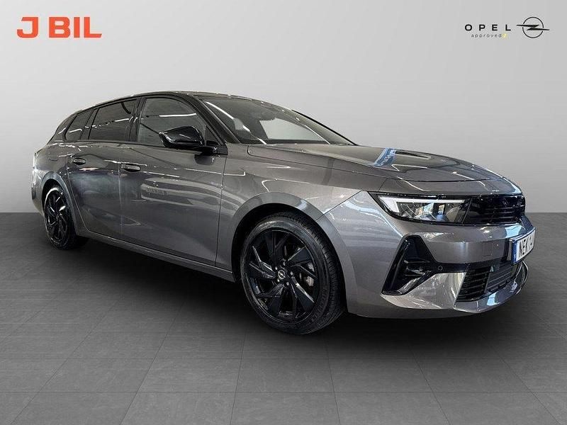Grå Begagnad 2024 Opel Astra Kombi | 249 900 kr (Marknadspris) - Bild 1/4