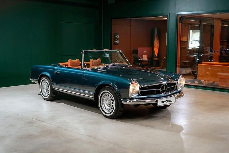 Mörkblå Begagnad 1968 Mercedes SL280 Cab | 2 199 900 kr - Bild 1/4