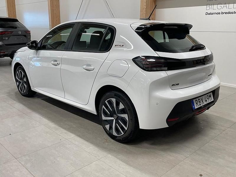 Begagnad Peugeot 208 101 HK (74 kW) 2025 Vit Halvkombi
