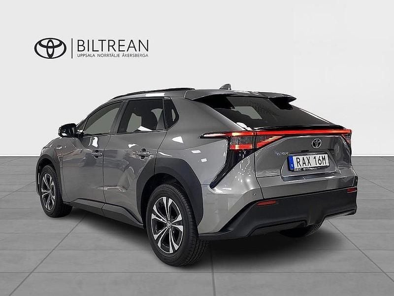 Begagnad Toyota bZ4X Style 164 kW (224 HK) 2023 Silver SUV