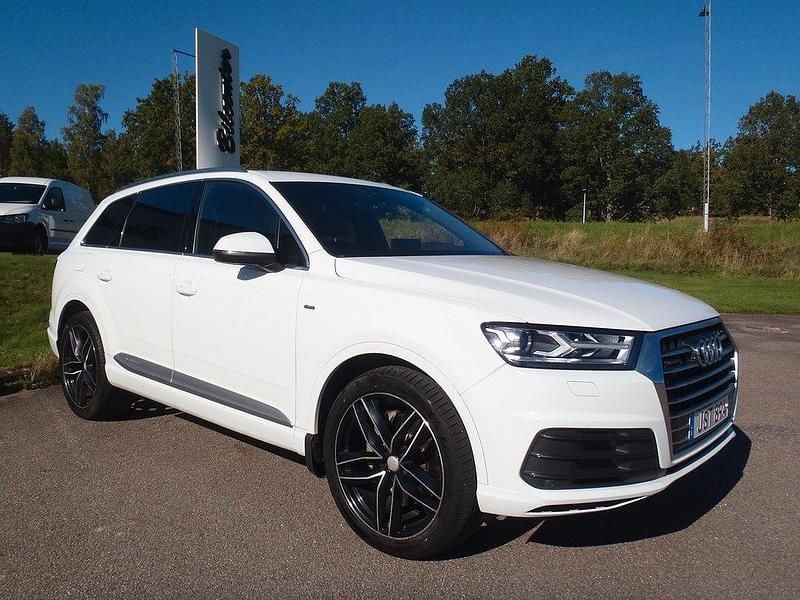 Vit Begagnad 2017 Audi Q7 S-Line SUV | 329 000 kr (Marknadspris) - Bild 1/4