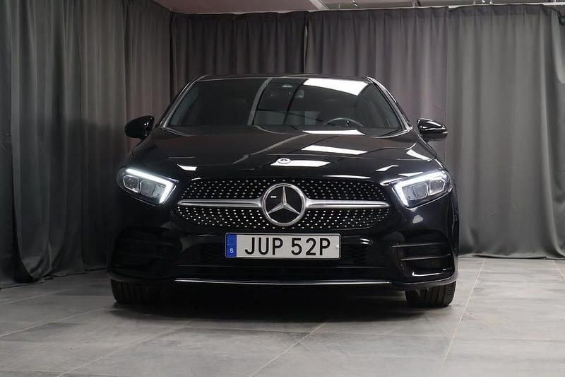 Begagnad Mercedes A180 AMG 136 HK (100 kW) 2022 Svart Halvkombi