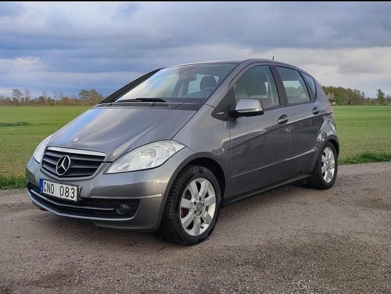 Silver Begagnad 2010 Mercedes A160 Classic Halvkombi | 35 000 kr (Bra pris) - Bild 1/1