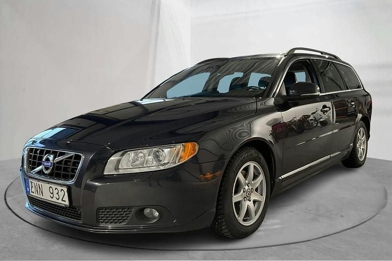 Mörkblå Begagnad 2013 Volvo V70 Momentum Kombi | 122 000 kr (Marknadspris) - Bild 1/4