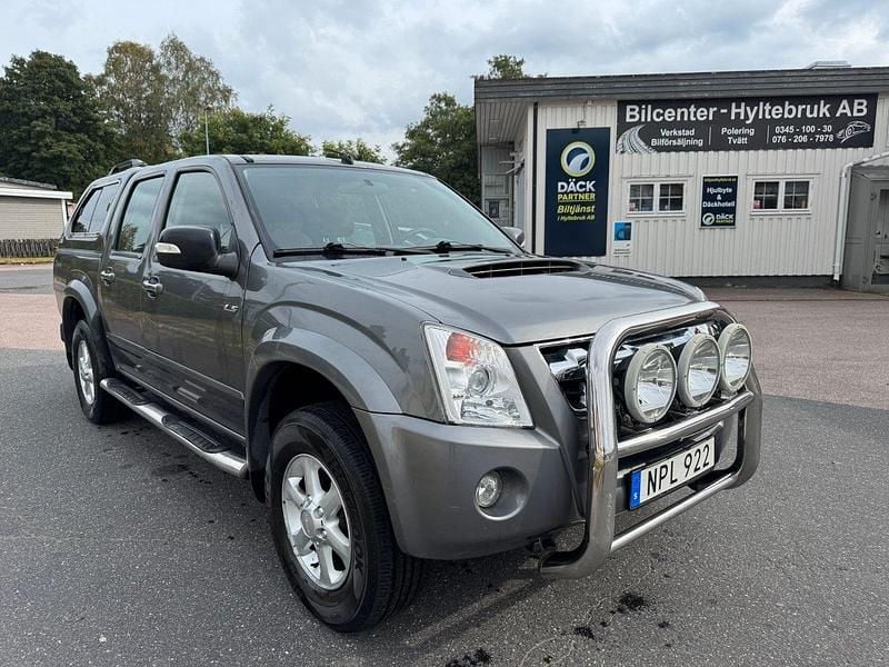 Grå Begagnad 2008 Isuzu D-Max Pickup | 74 900 kr (Marknadspris) - Bild 1/4