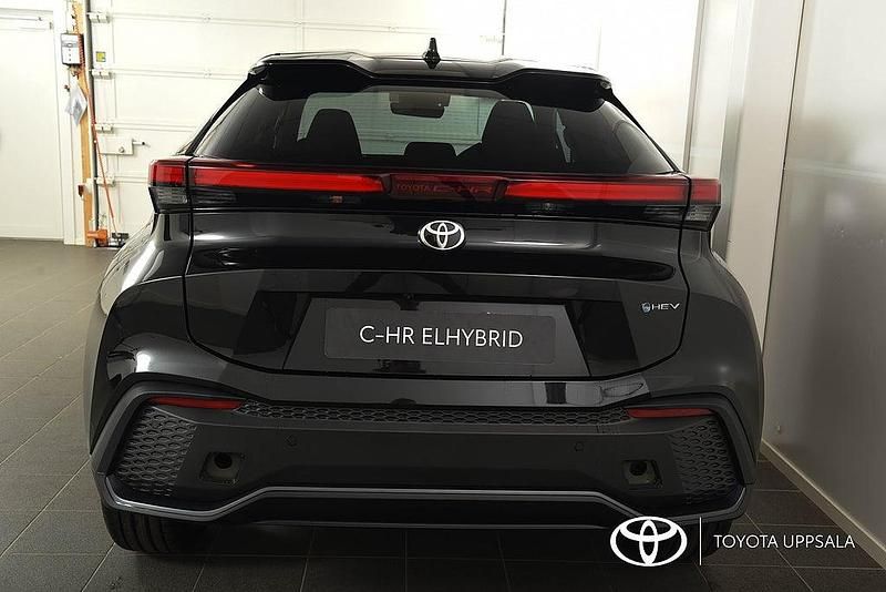 Begagnad Toyota C-HR Style 140 HK (102 kW) 2024 Svart SUV