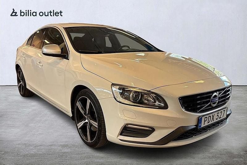 Begagnad Volvo S60 R-Design 153 HK (112 kW) 2016 Vit Sedan