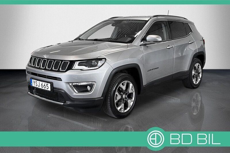 Grå Begagnad 2017 Jeep Compass SUV | 189 900 kr (Marknadspris) - Bild 1/3