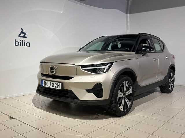 Grå Begagnad 2022 Volvo XC40 Core SUV | 339 900 kr - Bild 1/3