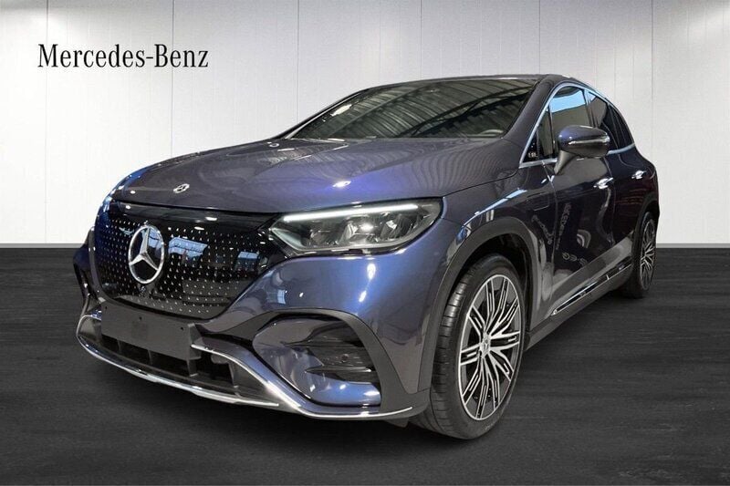 Blå (blue) Ny 2025 Mercedes EQE350 AMG SUV | 844 700 kr (Superpris) - Bild 1/4