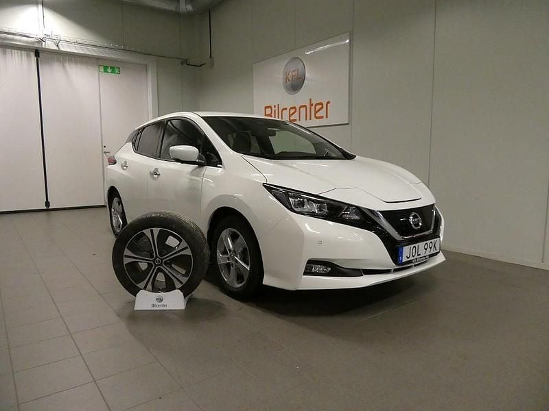 Begagnad Nissan Leaf 110 kW (150 HK) 2021 Vit Halvkombi