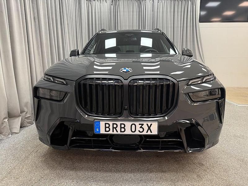 Begagnad BMW X7 M Sport 340 HK (250 kW) 2025 Grå SUV