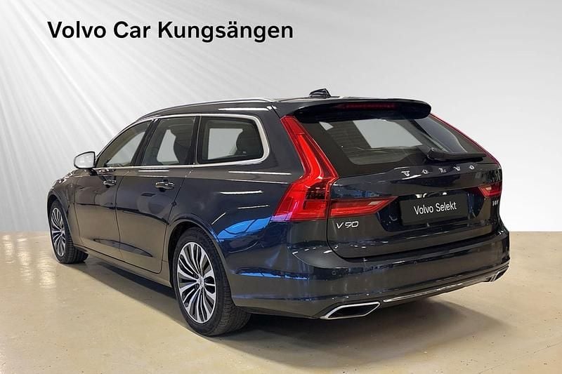 Begagnad Volvo V90 Momentum 392 HK (288 kW) 2020 Grå Kombi