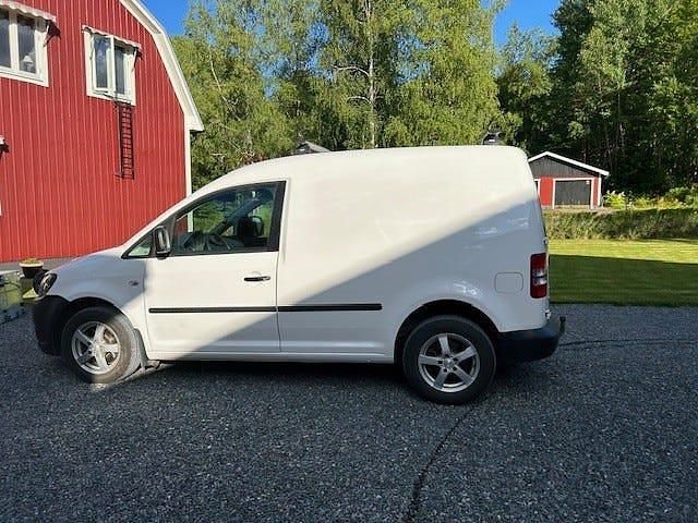 Begagnad VW Caddy 102 HK (75 kW) 2015 Minibuss