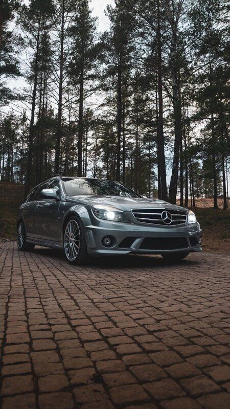 Grå Begagnad 2008 Mercedes C63 AMG Avantgarde Kombi | 280 000 kr (Marknadspris) - Bild 1/4