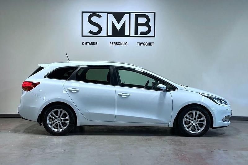 Begagnad Kia Ceed Sportswagon Comfort 128 HK (94 kW) 2014 Vit Kombi