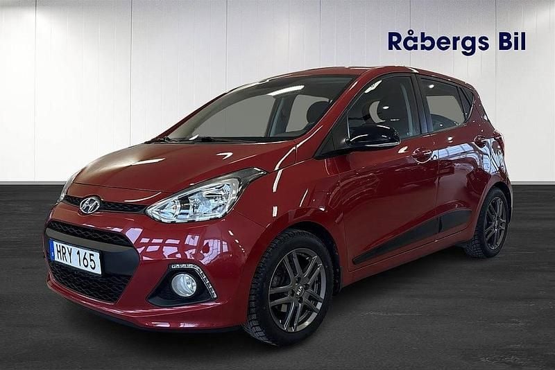 Röd Begagnad 2015 Hyundai i10 Halvkombi | 99 800 kr (Dyr) - Bild 1/4