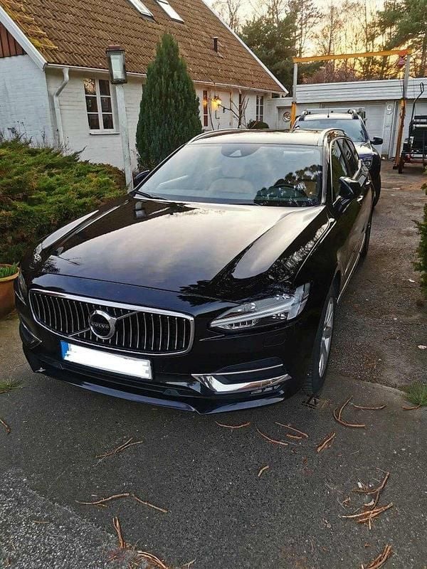 Svart Begagnad 2018 Volvo V90 Inscription Kombi | 179 000 kr (Superpris) - Bild 1/4
