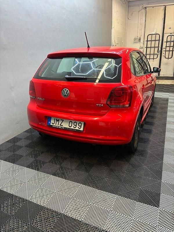 Begagnad VW Polo 90 HK (66 kW) 2011 Röd Halvkombi