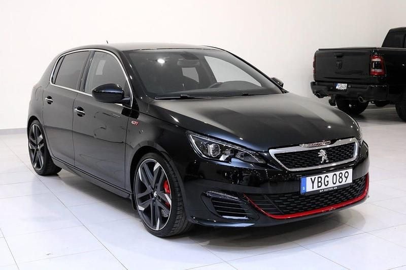 Svart Begagnad 2015 Peugeot 308 GTi Halvkombi | 169 900 kr - Bild 1/4