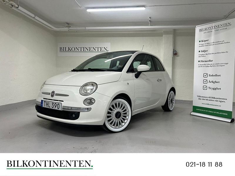 Vit Begagnad 2010 Fiat 500 Lounge Halvkombi | 54 800 kr (Marknadspris) - Bild 1/4
