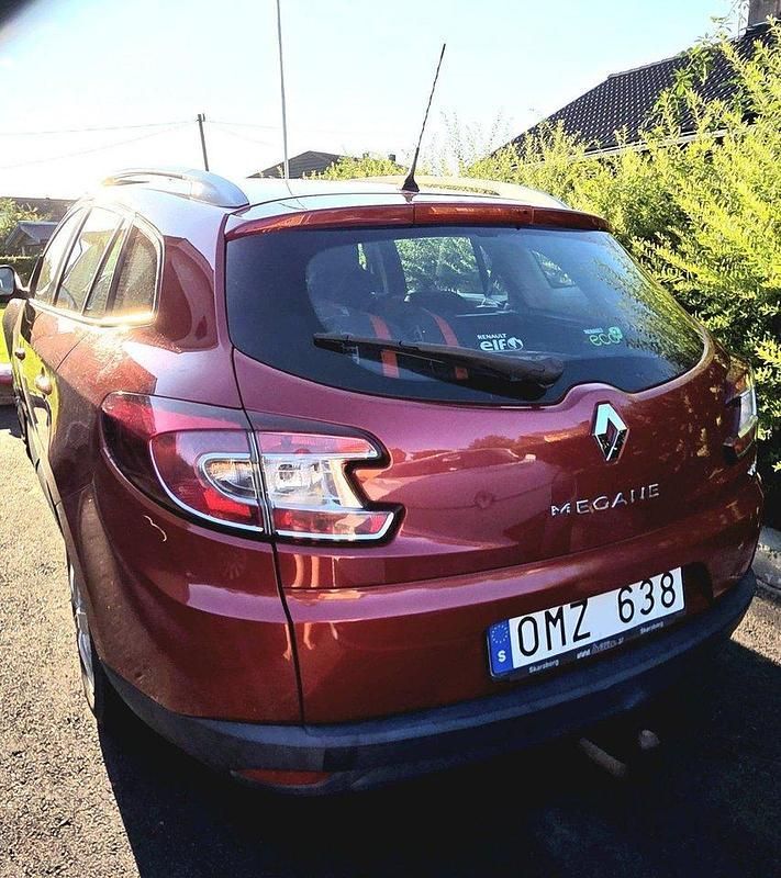 Röd Begagnad 2011 Renault Mégane GrandTour Kombi | 19 500 kr (Bra pris) - Bild 1/4