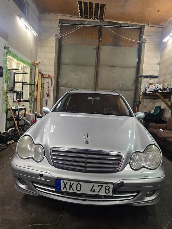 Begagnad Mercedes C180 143 HK (105 kW) 2006