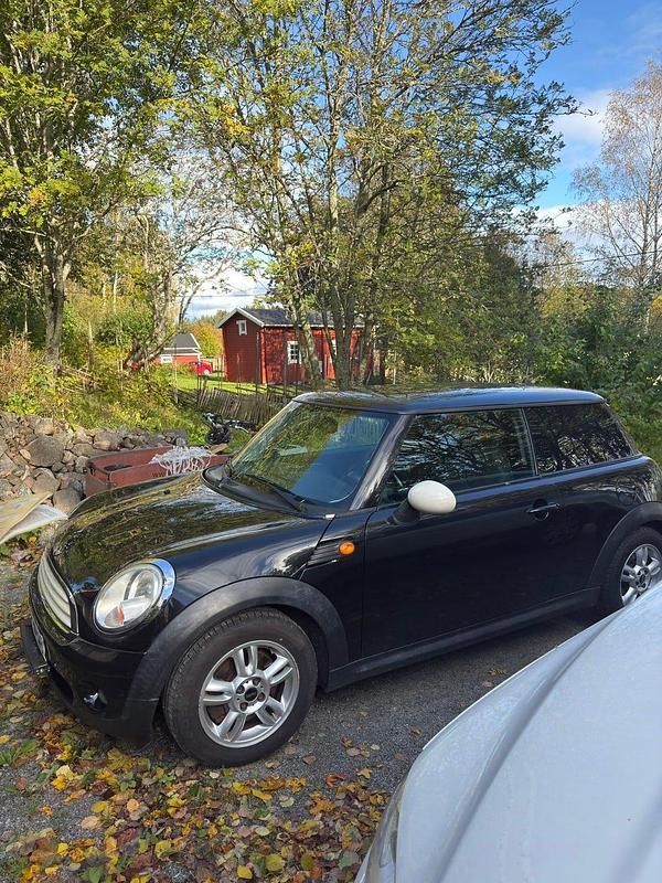 Begagnad Mini ONE 75 HK (55 kW) 2010 Halvkombi