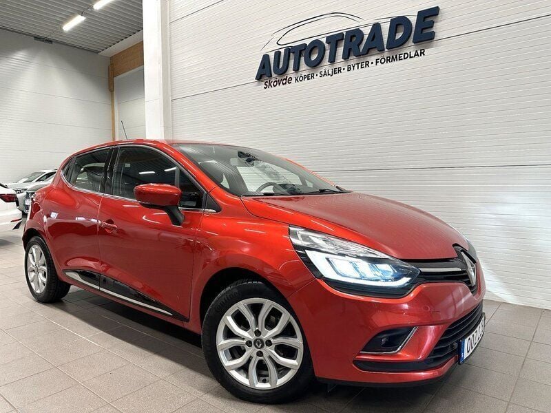 Röd Begagnad 2019 Renault Clio IV Intens Halvkombi | 119 900 kr (Marknadspris) - Bild 1/4