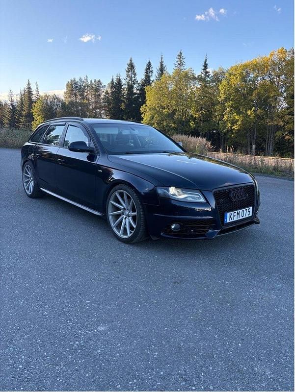 Blå Begagnad 2010 Audi A4 S-Line Kombi | 70 000 kr (Marknadspris) - Bild 1/4